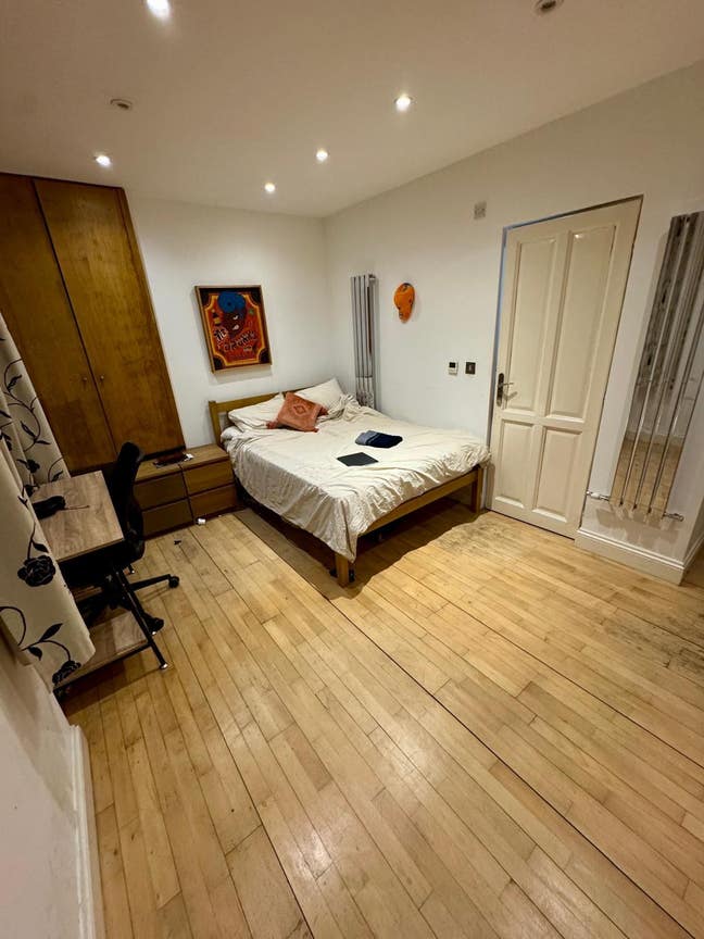 Double Room En-suite in Chelsea house Main Photo