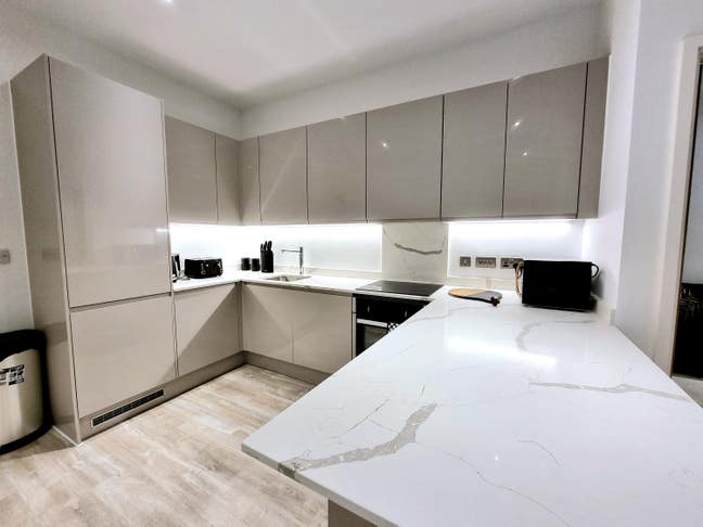 Millionaires Pad Apartment  Main Photo
