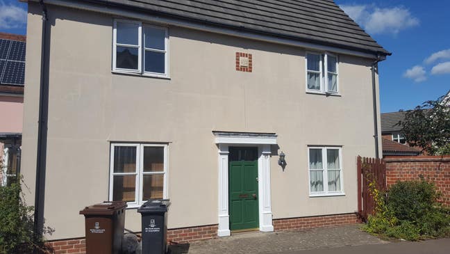 Single room in shared house Main Photo