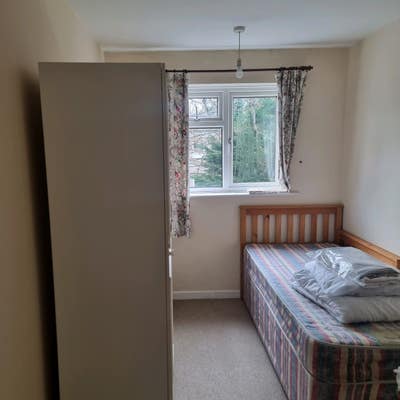 Perfect Room for University Students Main Photo