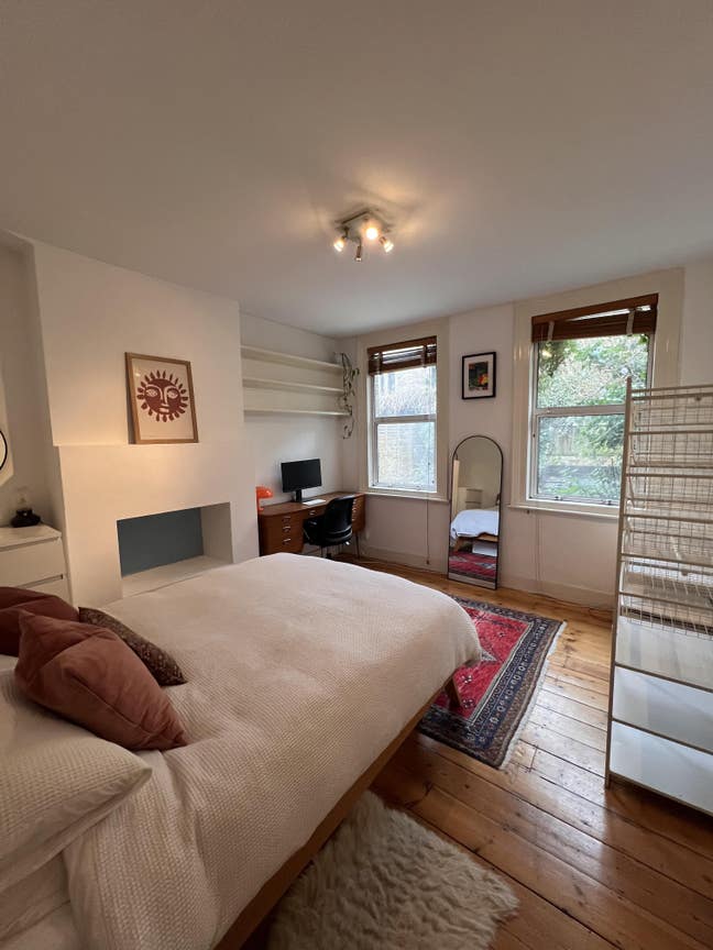 Short term let in 2-Bed Flat (Couples welcome!) Main Photo