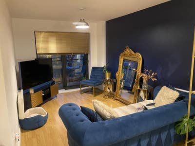 Room available in clean city centre apartment  Main Photo