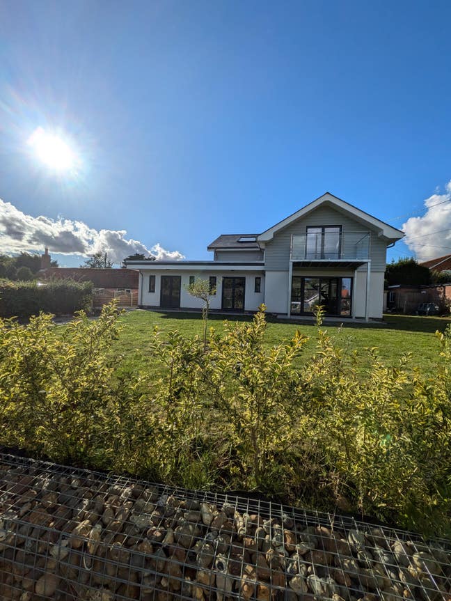 Large Private Ensuite Near Sizewell C Main Photo