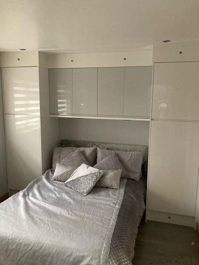 Professional woman room rent shared house Main Photo