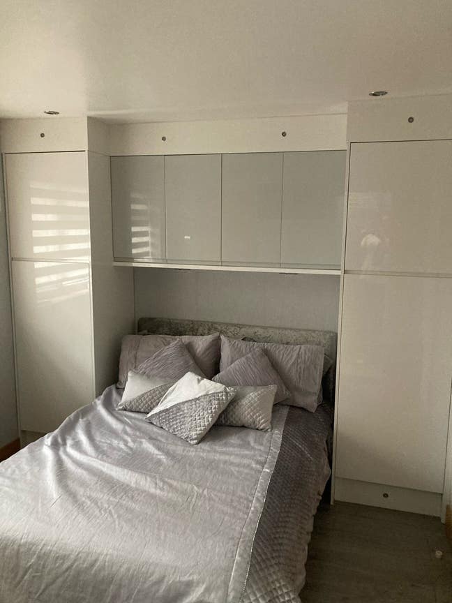 Professional woman room rent shared house Main Photo