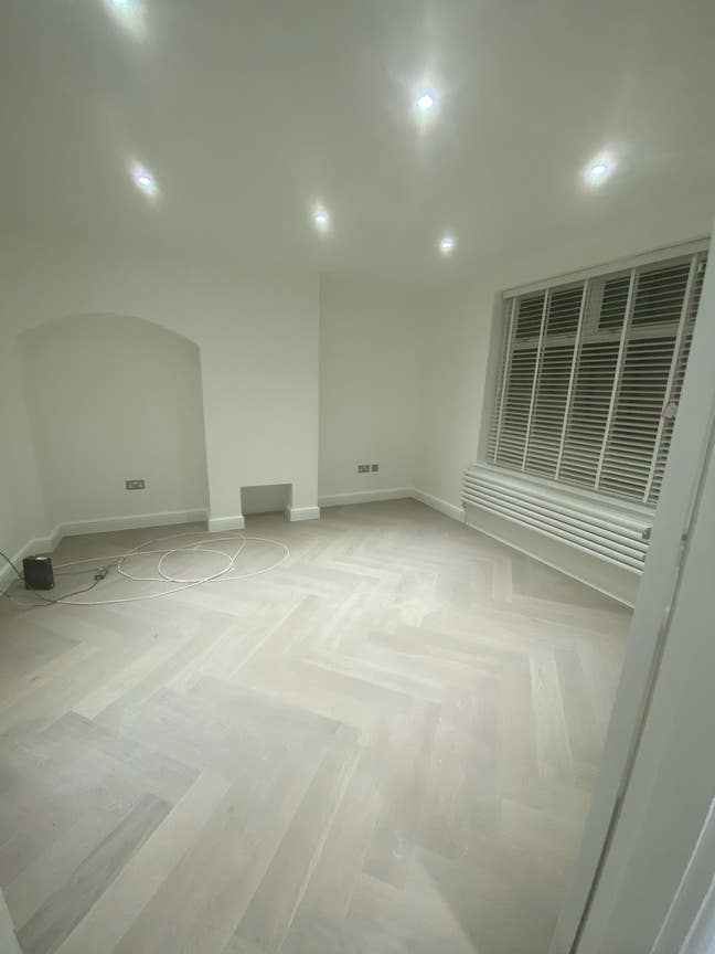 Underfloor Heating Modern Double Ground Flr Rm  Main Photo