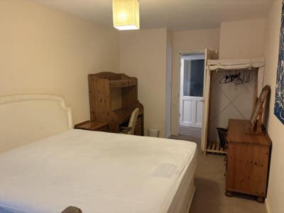 Lovely quiet room in Rockbeare, nr Exeter  Main Photo