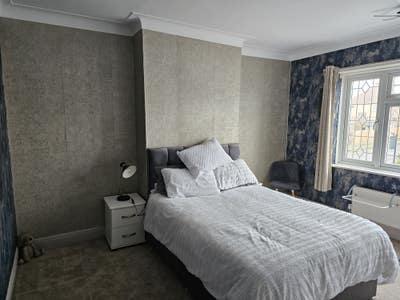 Extra Large Bedroom in Leigh-on-sea  Main Photo