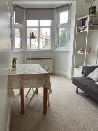 1 Room Available in a Peaceful Home Main Photo