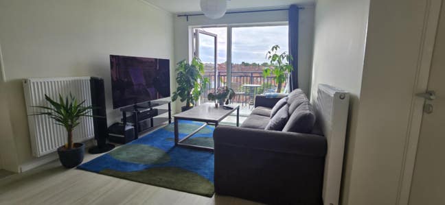 Spacious 2 Bed Flat Main Photo