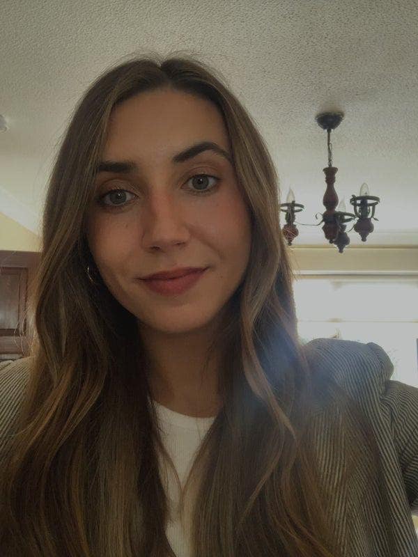 Young professional looking for a double room :) Main Photo