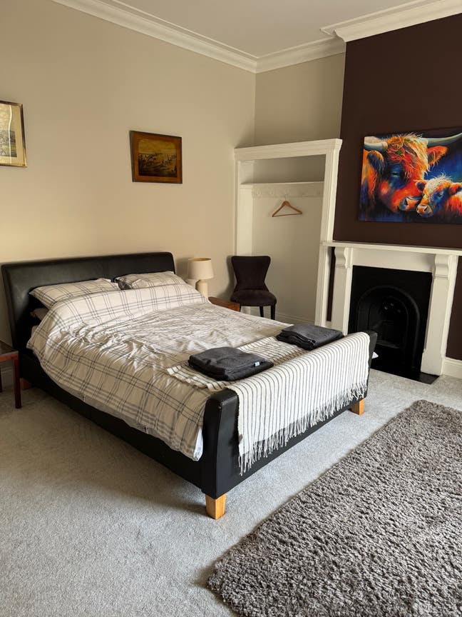 Lovely large king size room Main Photo