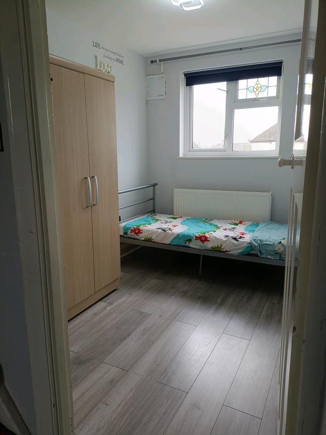 Large double room for a single person Main Photo
