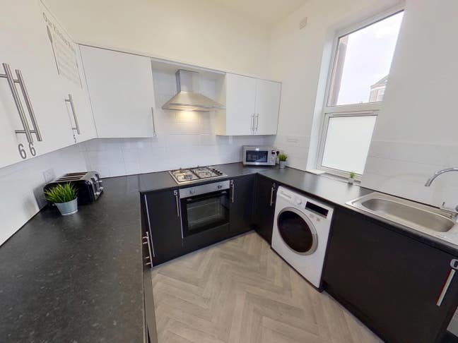 🏡Spacious En-Suite Double Bedroom Main Photo