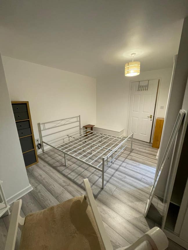 Large Double Room Main Photo