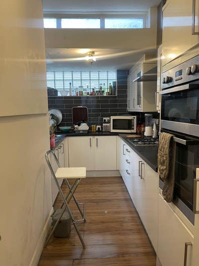 Double room in Bayswater, girls only  Main Photo