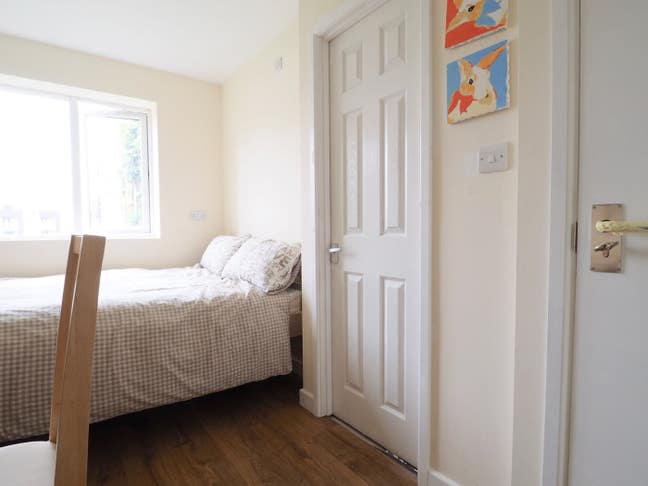 Small Mini room with Bathroom DS3 Main Photo