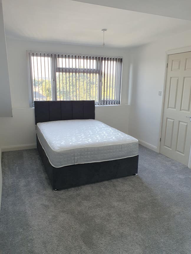 Large Bedroom Now Available BD7 (All Bills Inc) Main Photo