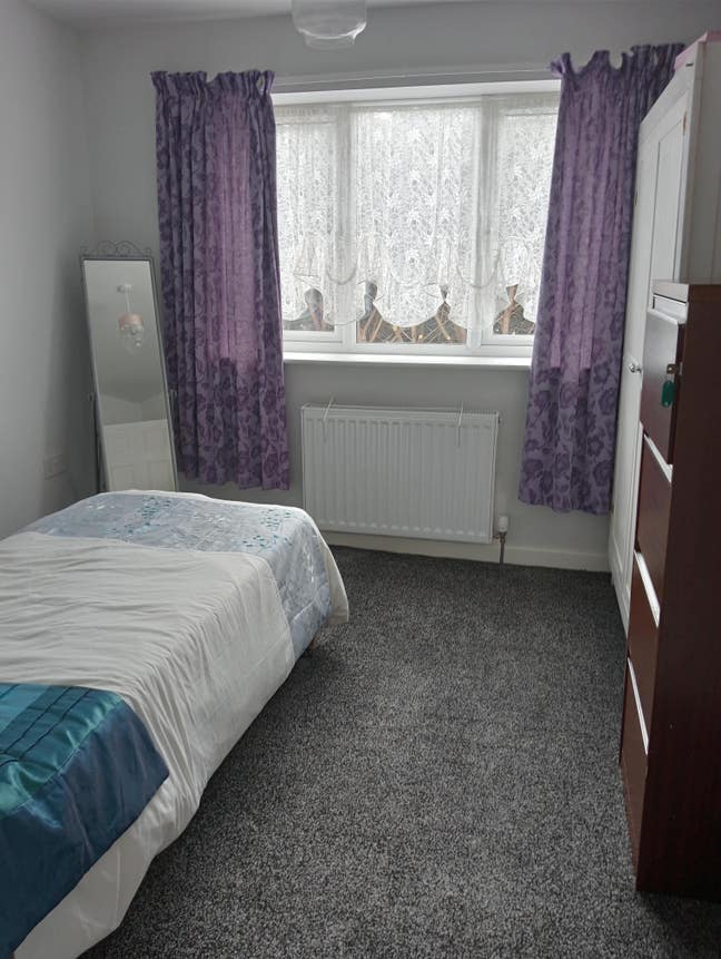 Single & Double room in quiet house Main Photo
