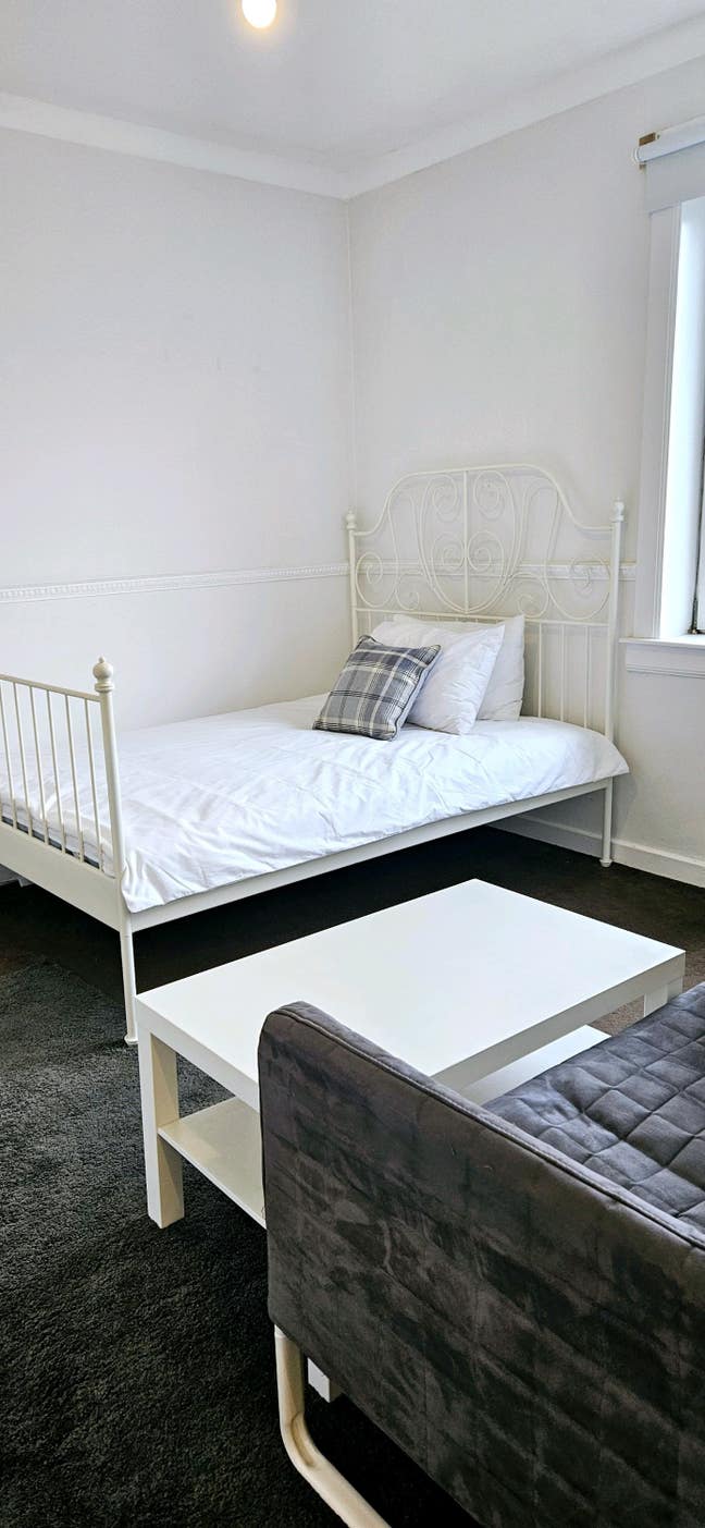Fab Dbl Rm £165 pw All Bills Inc close to Tram Main Photo