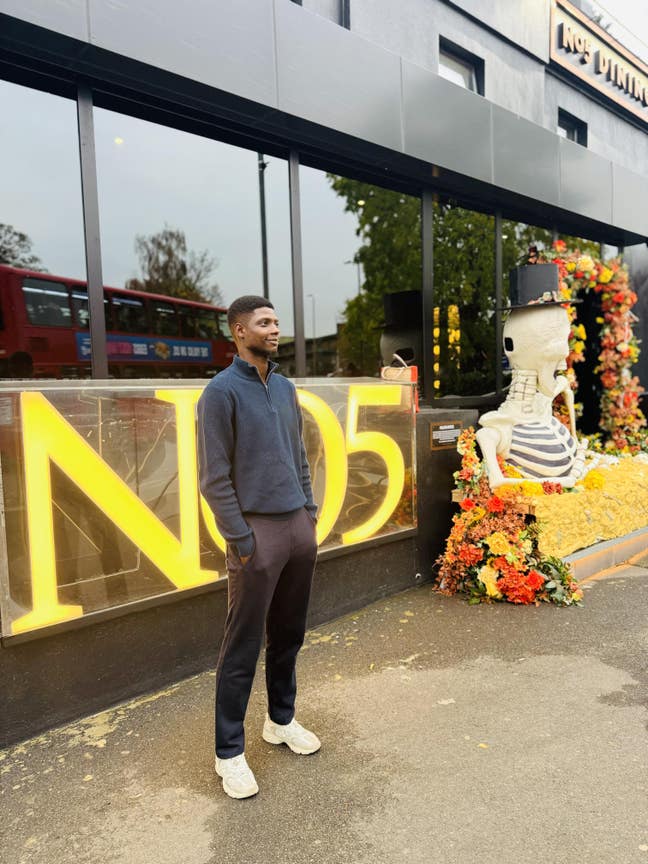 Professional Male seeks a double room Main Photo