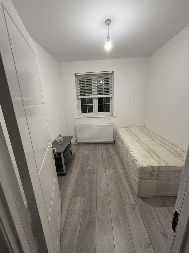 Single room for rent  Main Photo