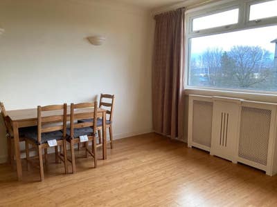 Beautiful 2 bed house next to Ninewells Hospital Main Photo