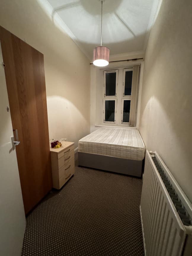 Double room available in Partick flat. Main Photo