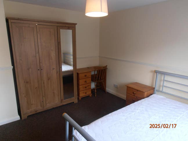 Double room Single occupancy No bills No fees  Main Photo