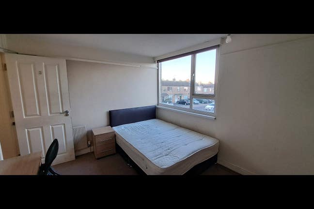 Double Room with Own Shower - Hemel Hempstead Main Photo