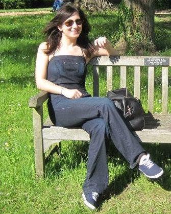 Andreia, professional, 23 Main Photo