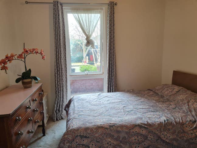 Bright Double room with separate bath Main Photo