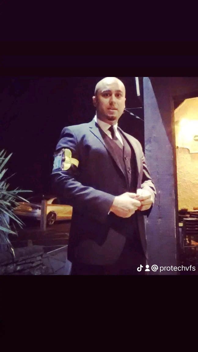 Working professional  Main Photo