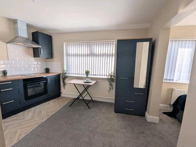 New Ensuite & Kitchen in Room - All Bills inc  Main Photo