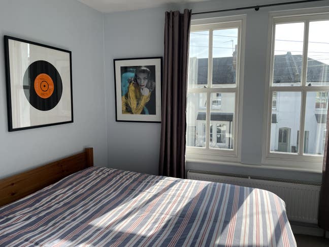 Double room available in Teddington Main Photo