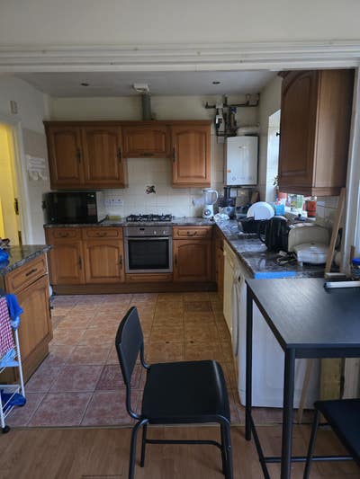 Large Double Room to Rent Main Photo