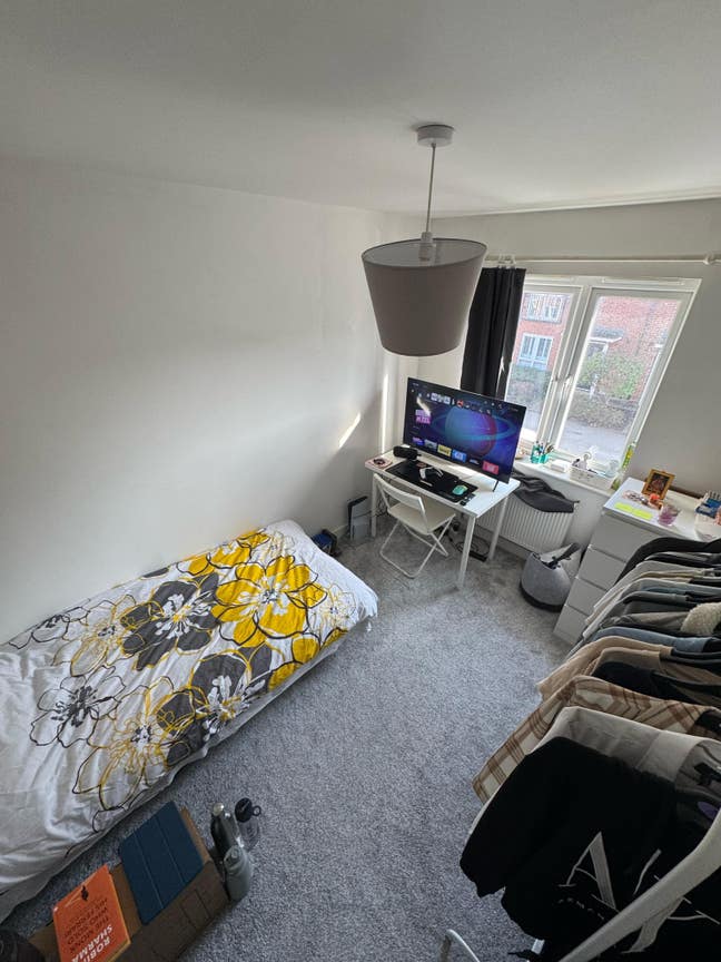 Double En suite Room Merstham Main Photo