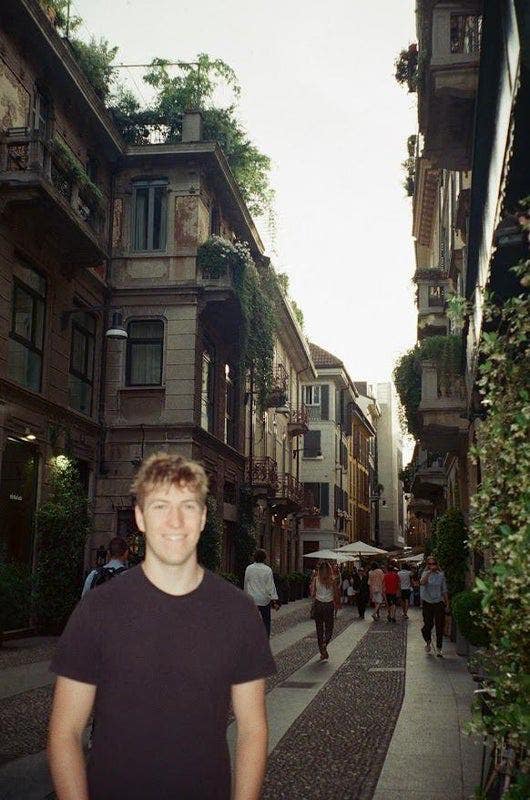 PhD Student looking for room Main Photo