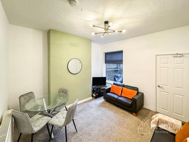 New Room In Eccles - Fantastic Location  Main Photo