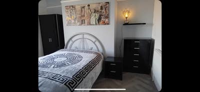 En-suite, furnished double room (for one tenant) Main Photo