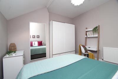 Fabulous fully refurbished house in S10 Main Photo