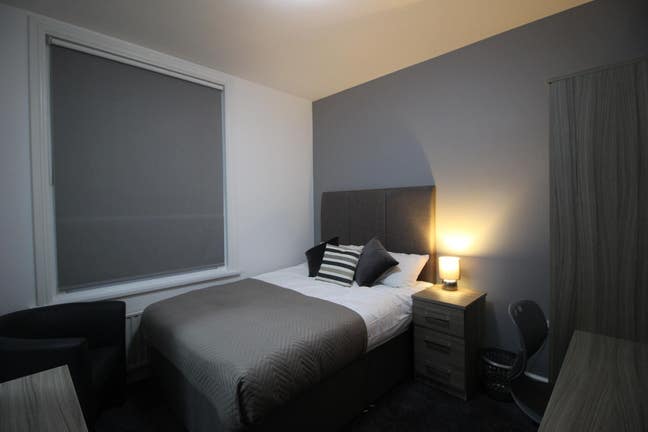 Modern Double Furnished Room with En-Suite  Main Photo