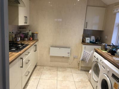 Rooms to rent in B68 Main Photo