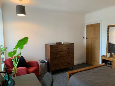 Double room, near beach, all bills included. Main Photo