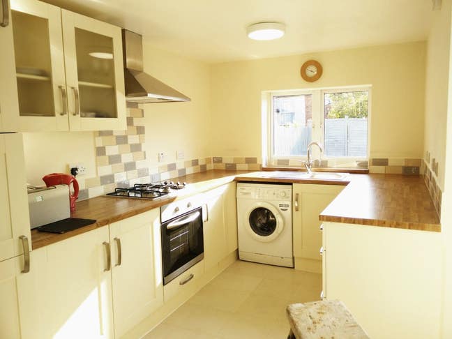 Spacious double furnished room in Abington NN1 Main Photo