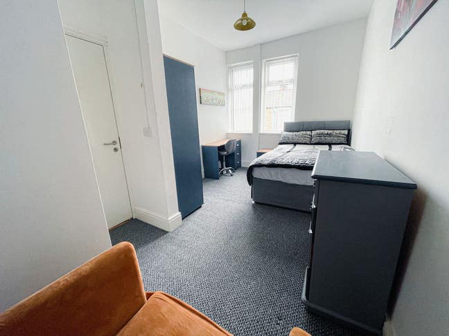 Large Double Room in Lyndhurst Road, BB10 Main Photo
