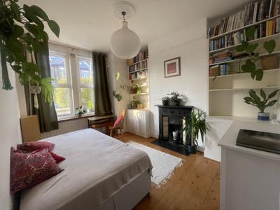 Double Room in Tooting Broadway  Main Photo