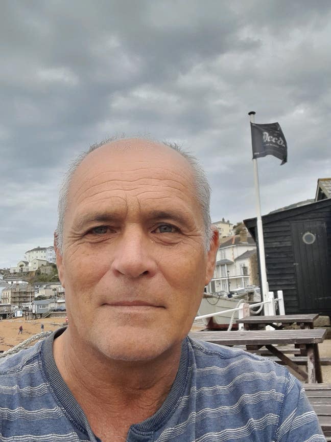 I am a professional male aged 58. Home worker... Main Photo