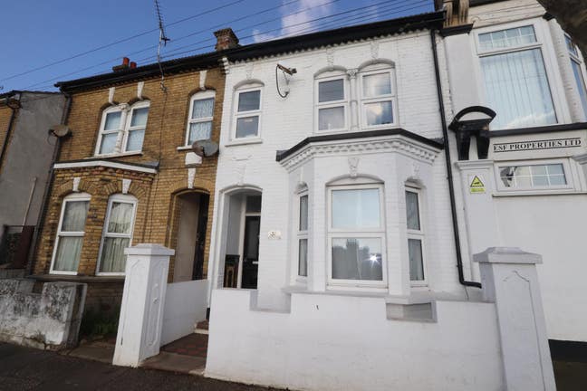Double Room- Stanley Road Southend Town Centre  Main Photo
