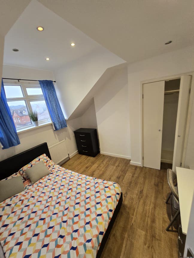 Rooms available in Leeds LS6  Main Photo